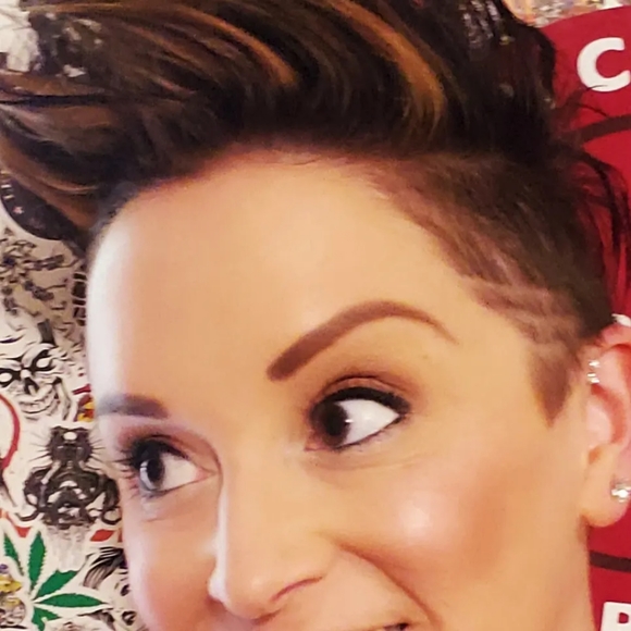 Hey YOU, I'm Jennifer! :) - Picture 4 of 7